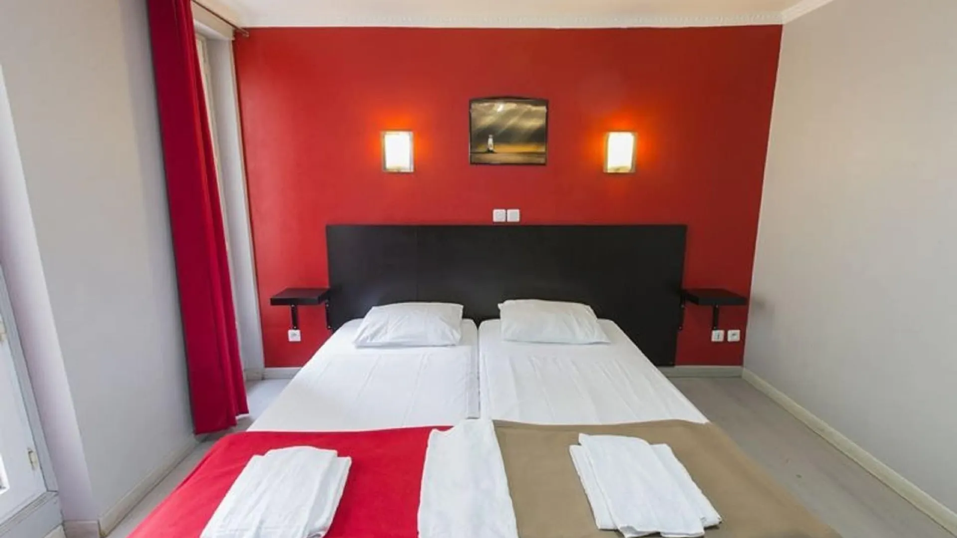 Hotel Hipotel Paris Gambetta Republique