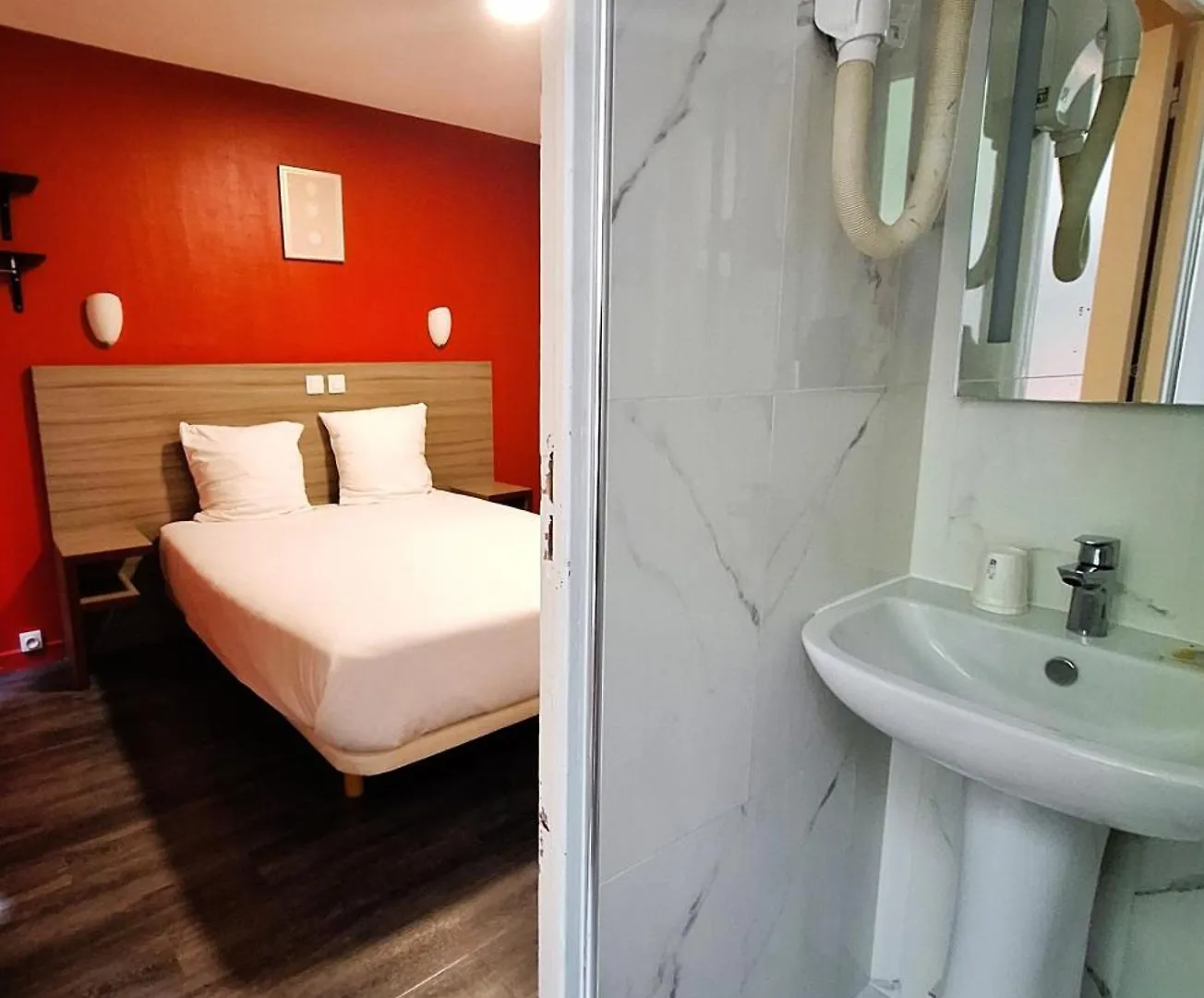 Hotel Hipotel Paris Gambetta Republique