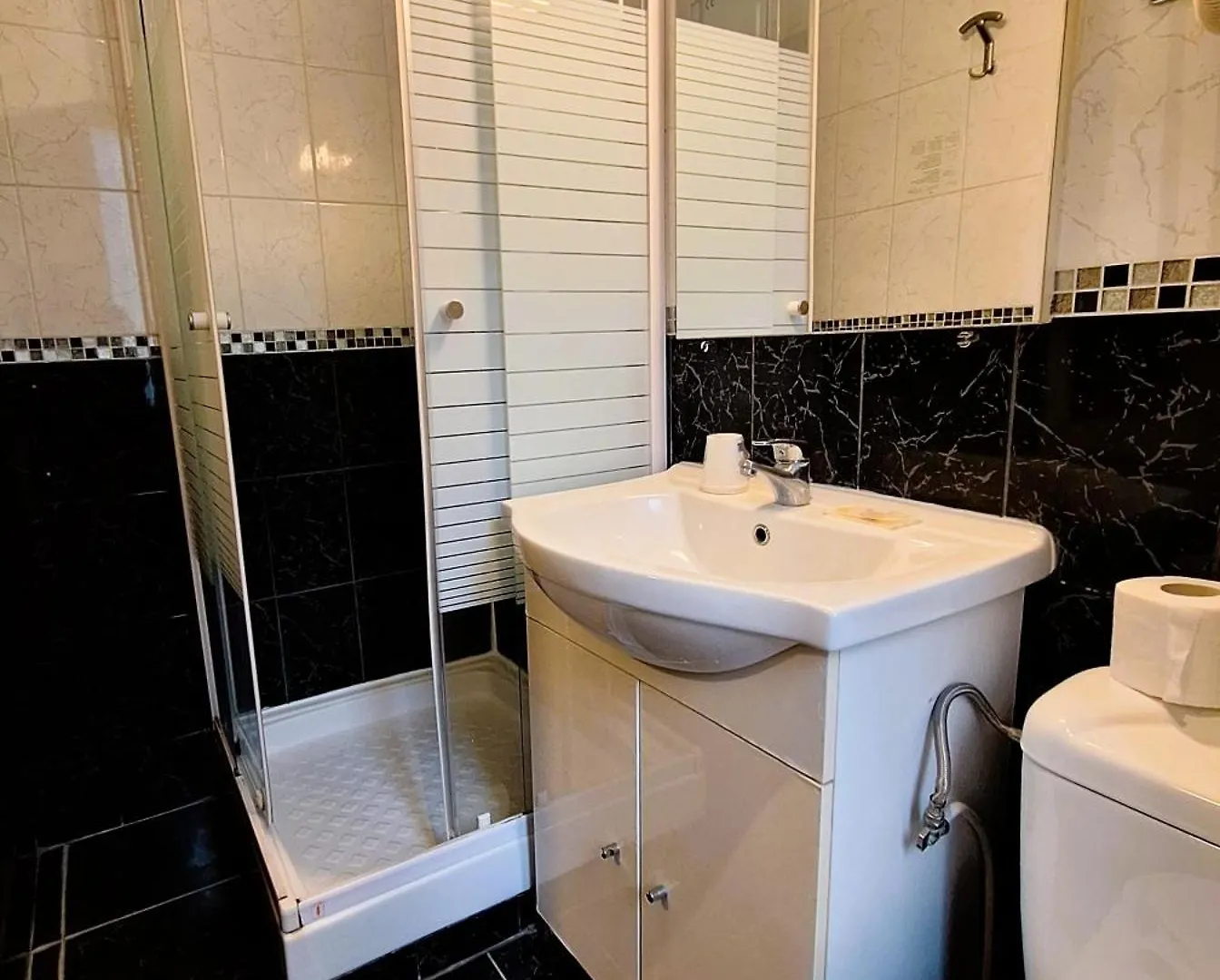 Hipotel Paris Gambetta Republique 2*,  Francja