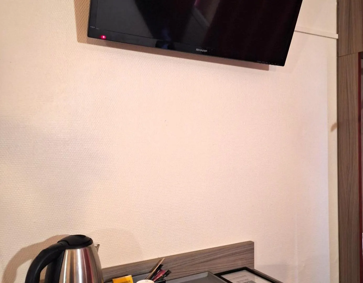 ** Hotel Hipotel Paris Gambetta Republique Frankrijk