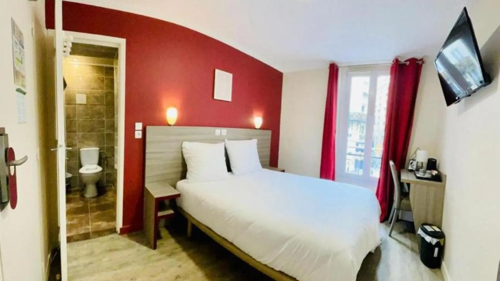 Hipotel Paris Gambetta Republique Hotel
