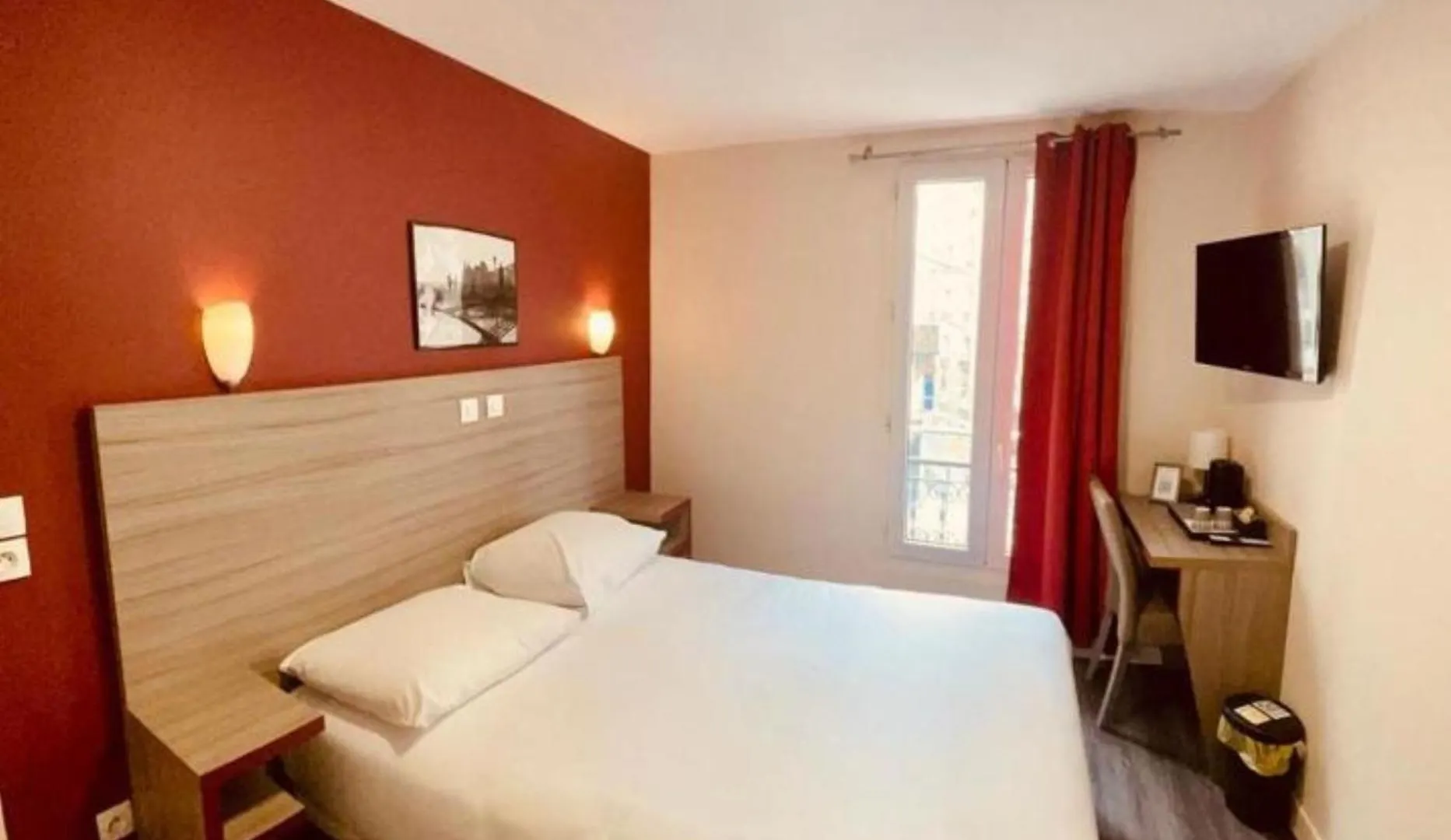 Hotel Hipotel Paris Gambetta Republique