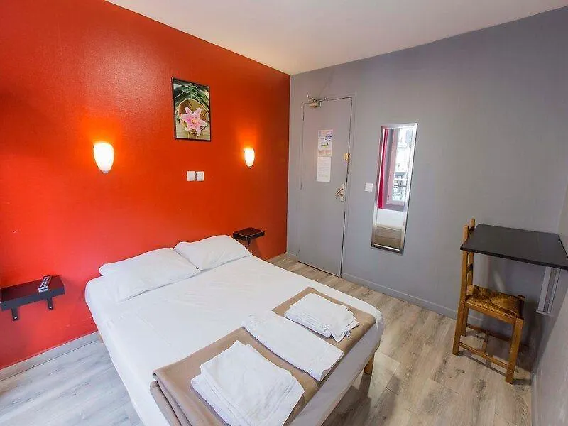 Hipotel Paris Gambetta Republique מלון